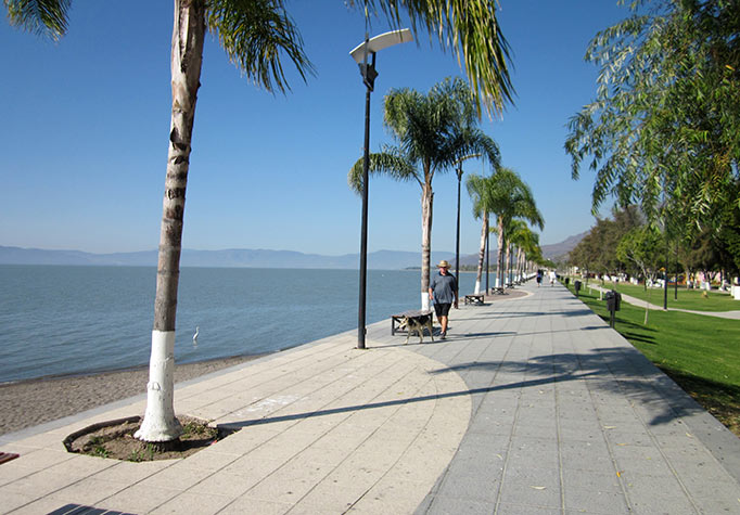 The malecón in Ajijic, Mexico